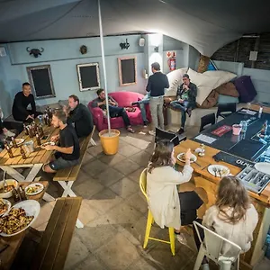  Hostal Atlantic Point Backpackers